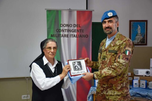2. Suor Rita Eid e il Generale Giuseppe Bertoncello