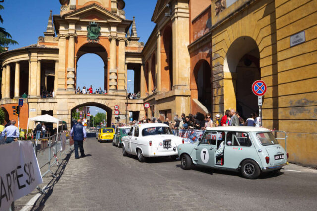 BOLOGNA-SAN LUCA-Linea di partenza sotto l-Arco del Meloncello(0)