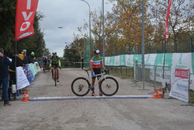 Ciclocross Petritoli 22112022 la vittoria del tricolore scappini tra gli juniores