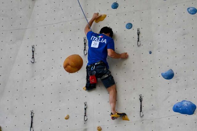 Paraclimbing