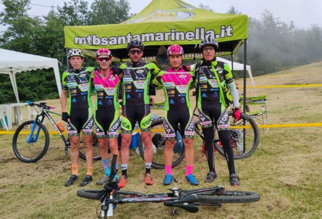 Mtbsan 05072023 Pellegrini, Piermattei, Mastropietro, Somma e Borgi prima della partenza alla 6h della Doganaccia