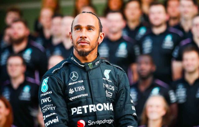 Lewis Hamilton lascia la Mercedes e si unisce alla Ferrari nel 2025