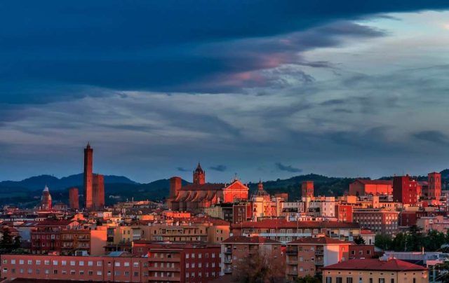 Sbarazzina: la variante emiliana della Scopa