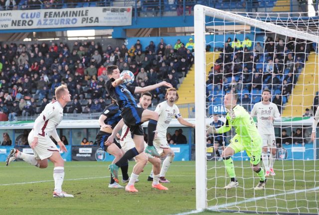 Un Pisa stoico piega la Salernitana in 10 Un Pisa stoico piega la Salernitana in 10