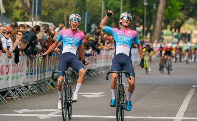 Connor Wright vincitore del Liberazione junior con il compagno di squadra Ben Coates secondo classificato Gran Premio della Liberazione