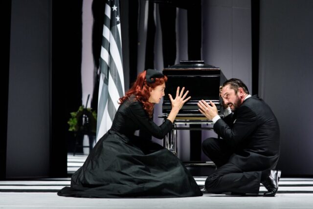 Il lutto si addice ad Elettra al teatro Ivo Chiesa 3 Il dramma di O’Niell, raffinato quadro tinto di viola