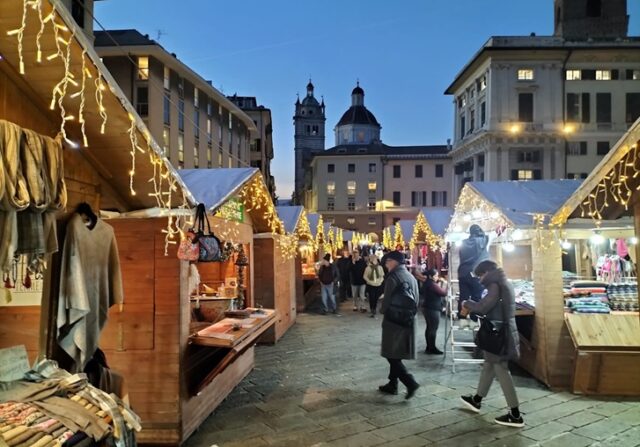 Mercatino di Natale di Piazza Matteotti Mercatino di Natale di Piazza Matteotti