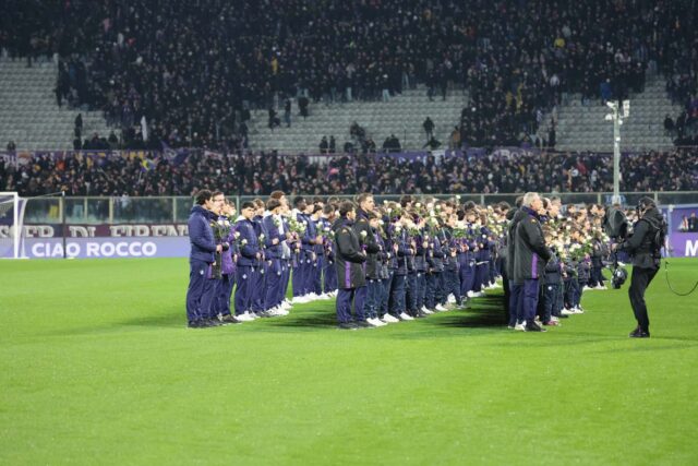 TRIBUTO A ROCCO COMMISSO DI TUTTE LE GIOVANILI DELLA FIORENTINA Fiorentina-Cagliari 1-2: Palestra corre, Firenze sprofonda