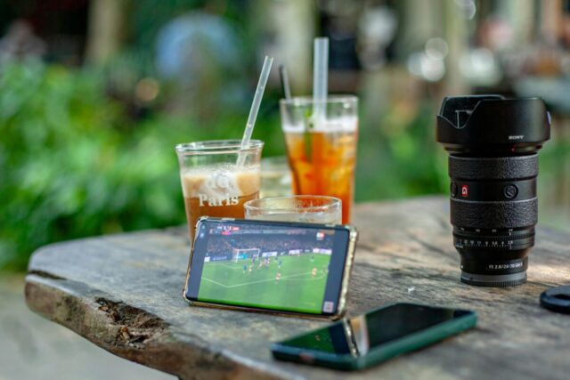La vita del tifoso moderno: tra fantacalcio, social e informazione continua