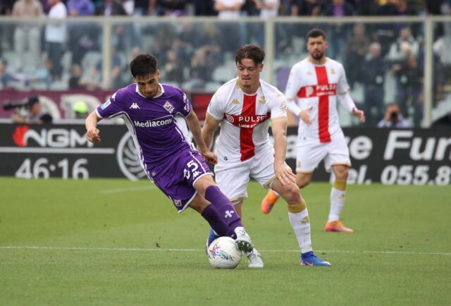 fiorentina genoa AG1I8269 Viola salva, ma il Franchi presenta il conto: fischi, noia e un punto senz’anima