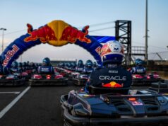 Max Verstappen sfida 100 avversari nella più grande gara di go-kart mai vista Max Verstappen
